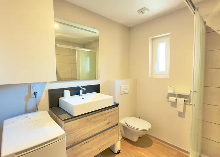 La Canopee Rooftop - Cinema - Netflix - Centre Apartment